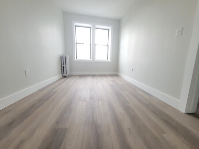 Building Photo - 158 Bergen Ave