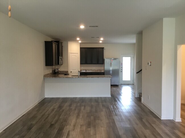 Building Photo - 1037 Violet Lane
