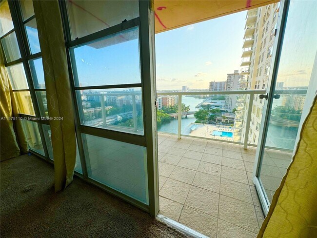 Foto del edificio - 230 174th St