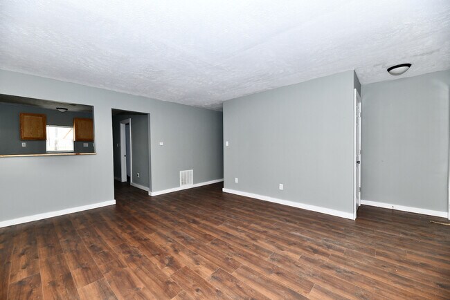 Building Photo - 2232 Admiral Dr