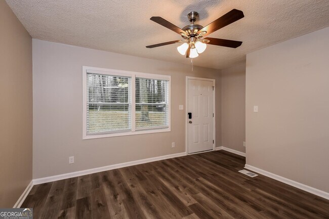 Building Photo - 3687 Saturn Dr NW
