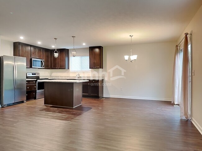 Foto del edificio - 724 Mary Ln Ext