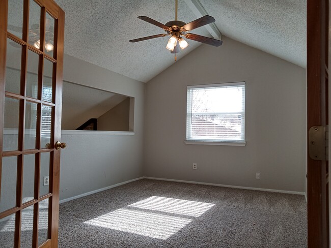 Building Photo - 1409 Golden Grove Dr