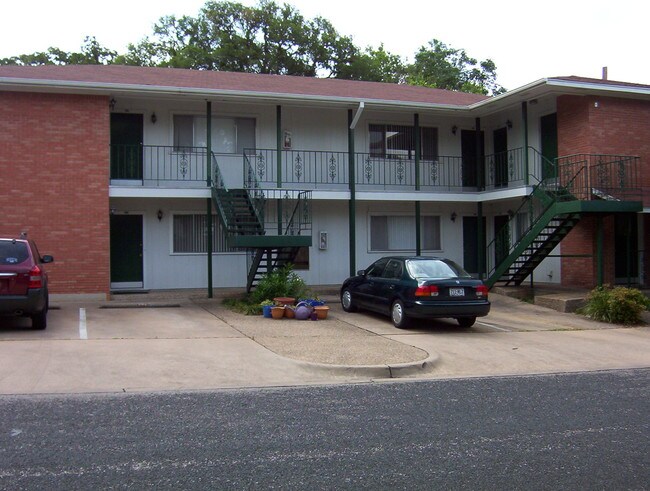Foto del edificio - 1407 W 39th 1/2 St