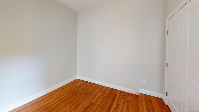 Building Photo - 544 Whitney Ave