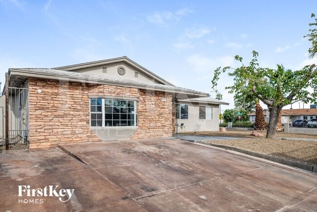 Building Photo - 4684 El Canasta Way