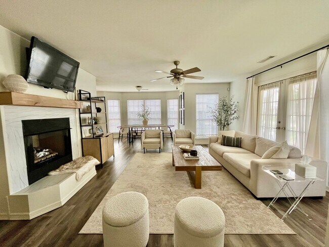 Foto del edificio - Townhome Available Friendly Neighborhood! ...