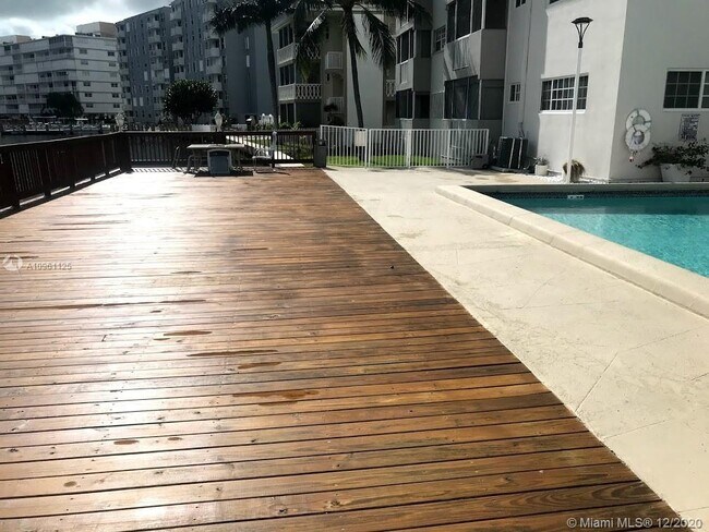 Building Photo - 462 Golden Isles Dr