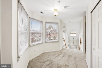 Building Photo - 1126 Chanticleer