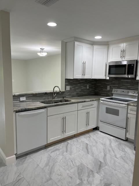 Foto del edificio - 9826 Kamena Cir