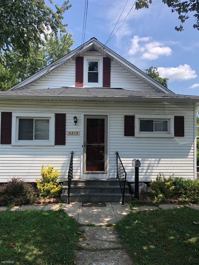 Primary Photo - 1 br, 1 bath Duplex - 3212 Taylor Ave Unit 2