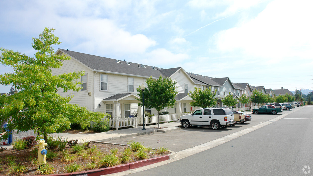 Primary Photo - Windsor Park Apartments