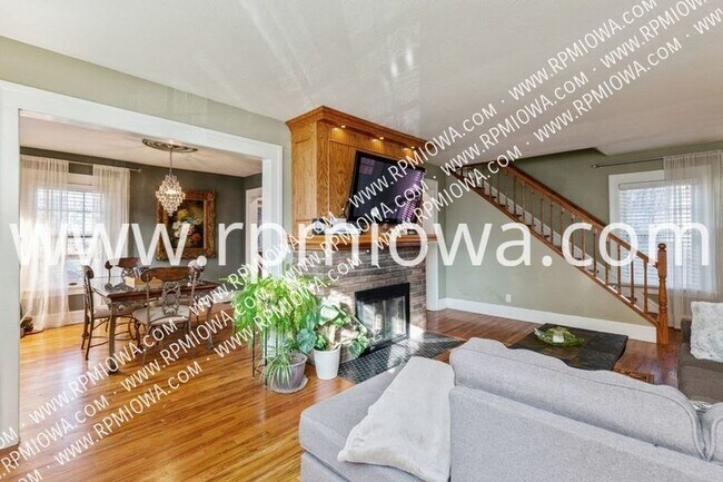 Foto del edificio - GREAT NEIGHBORHOOD!! Charming 2 Bedroom, 1...