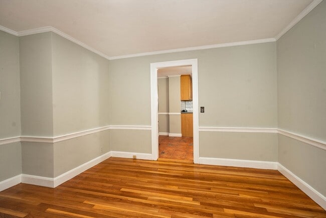 Building Photo - 99 Fairway Dr