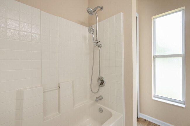 Foto del edificio - 163 Abello Rd SE