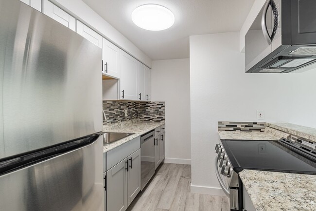 Interior Photo - Images Garden View Apartments