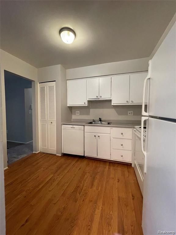 Foto del edificio - 7550 Woodview St