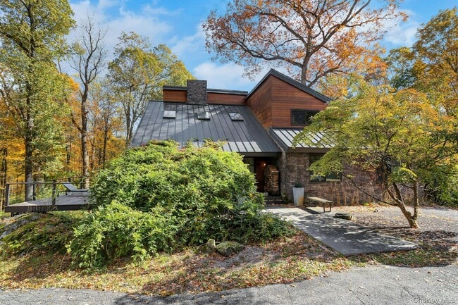 Foto del edificio - 16 Old Wagon Rd