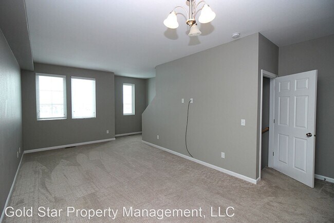 Building Photo - 2 br, 2.5 bath House - 3161 Sullivan Lp