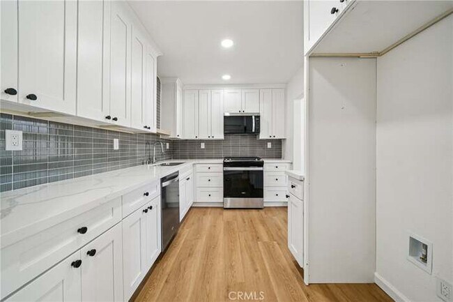 Foto del edificio - 1221 Cummings Way