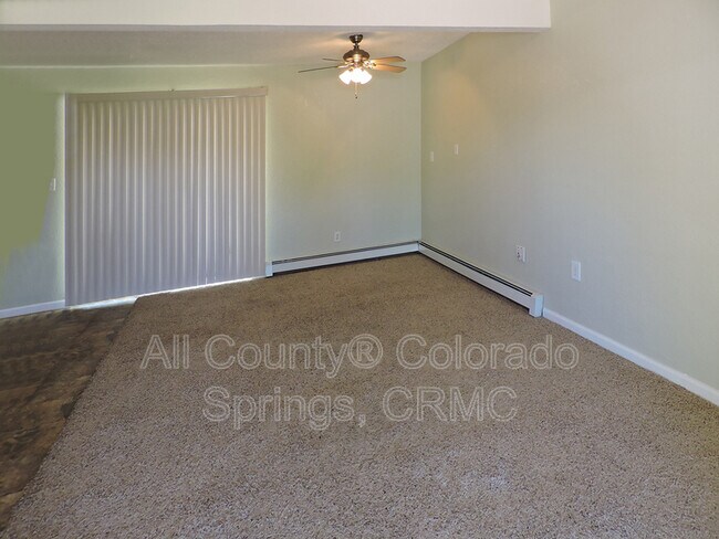 Foto del edificio - 220 W Alabama Ave