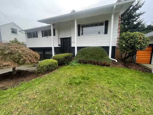 Foto del edificio - 3Bd/ 2.5Ba Home in Parkrose Heights Neighb...