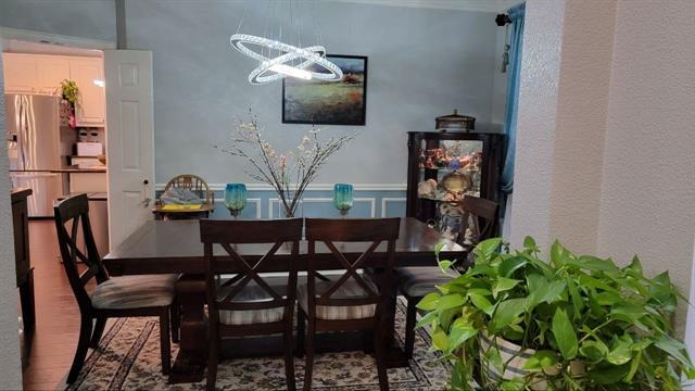 Foto del edificio - 7705 Myrtle Springs Dr