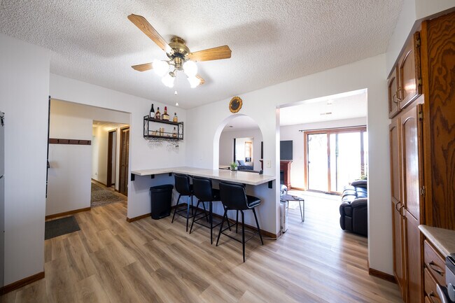 Foto del edificio - 24075 W Cedar Lake Dr