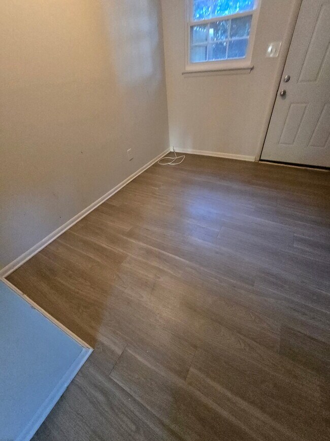 Foto del edificio - 1620 Crest Rd