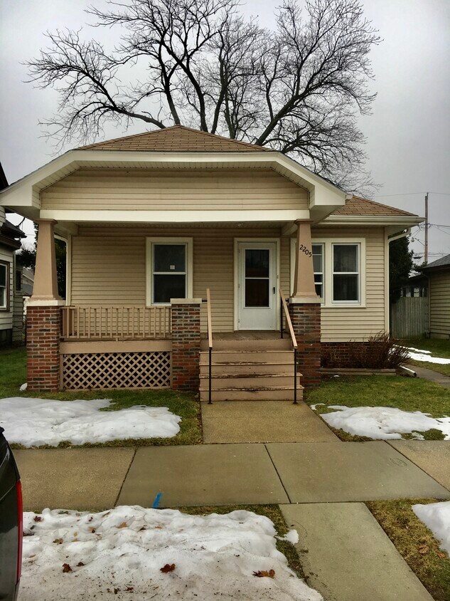 Primary Photo - 2205 Green St