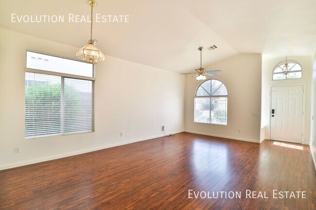 Building Photo - 3226 E Sequoia Dr