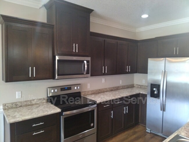 Building Photo - 729 Burke Dr