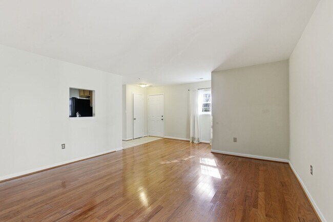 Foto del edificio - Charming 2 BR/2 BA Condo Home in Upper Marlboro!