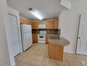 Building Photo - 435 SW 12th Ave