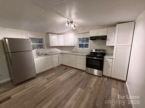 Building Photo - 161 Longbranch Rd