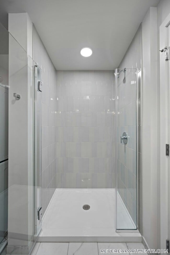 Building Photo - 25 Andrew