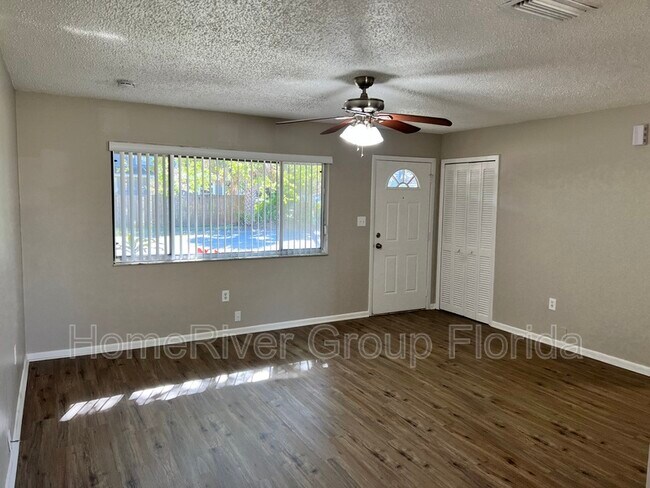Building Photo - 402 N Finley Ave
