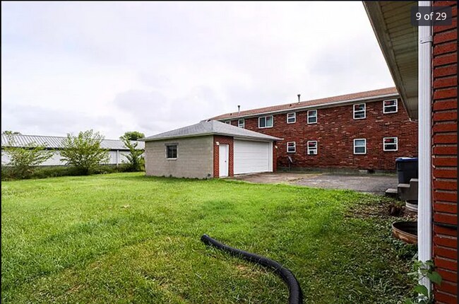 Building Photo - 4801 Oak Park Dr