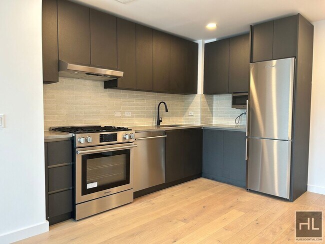 Foto del edificio - NORTHERN BOULEVARD