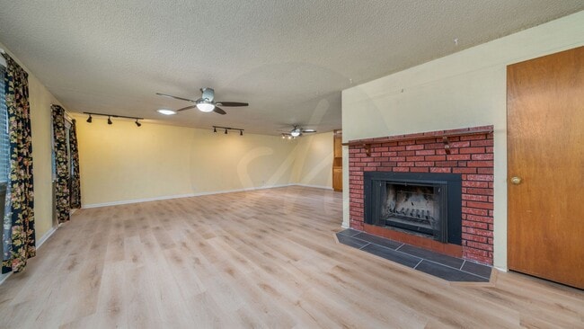 Foto del edificio - Fantastic 3 Bedroom, 1 level living near F...