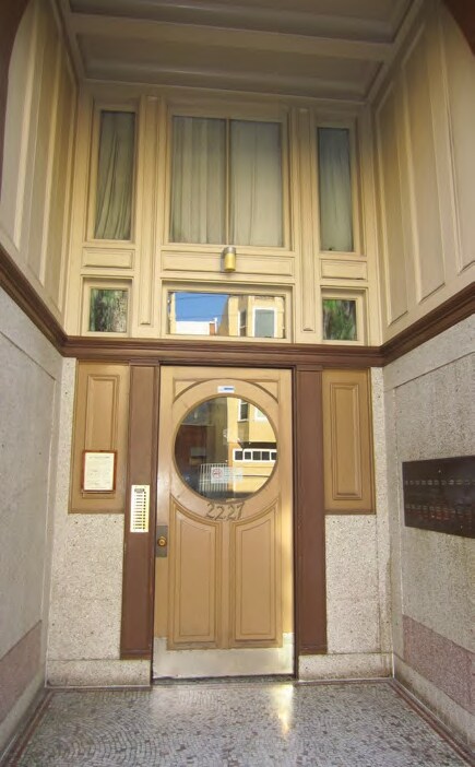 Foto del edificio - 2227 Taylor