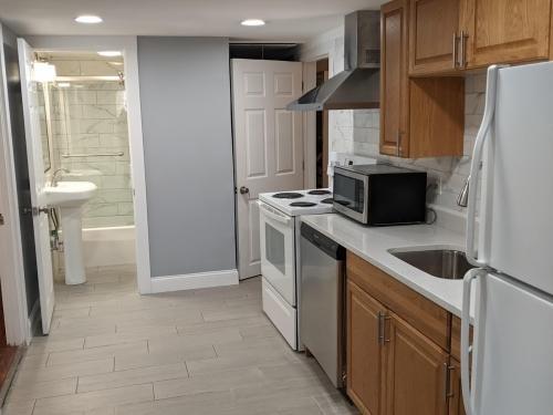 Building Photo - 2 bedroom in Wayland MA
