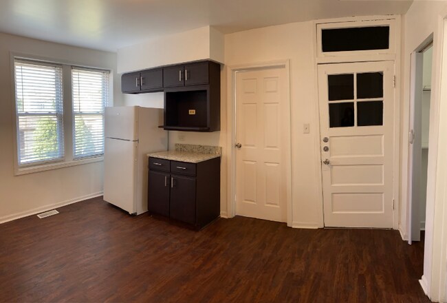 Foto del edificio - 3755 S Winchester Ave