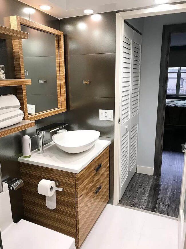 Foto del edificio - 3033 N Sheridan Rd