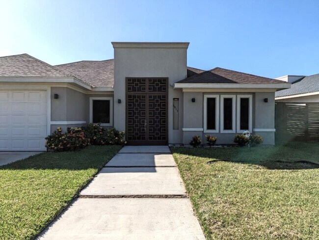 Building Photo - 6821 Stone Oak Dr