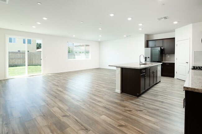Building Photo - 2132 Sierra Pines Pl