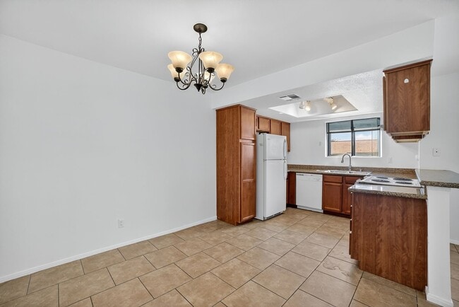 Building Photo - READY TO MOVE-IN UPPER LEVEL 2-BEDROOM CONDO!