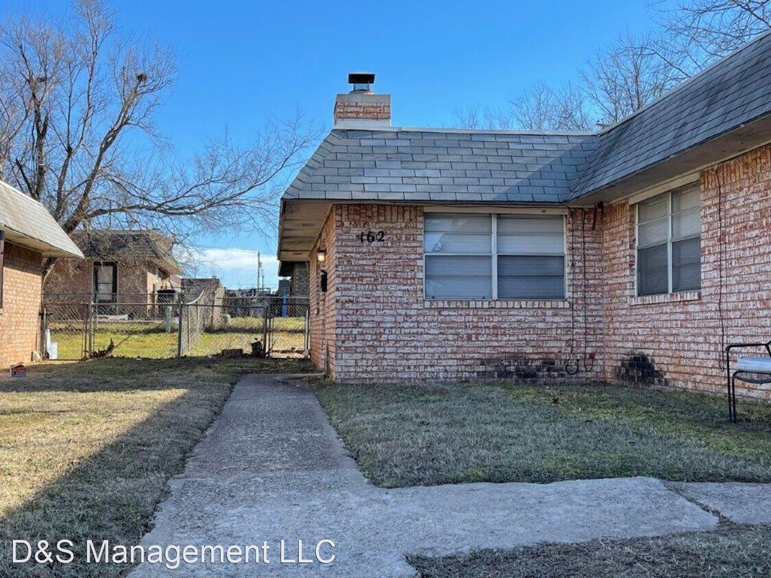 Primary Photo - 2 br, 1 bath House - 162 NE 12th Street,