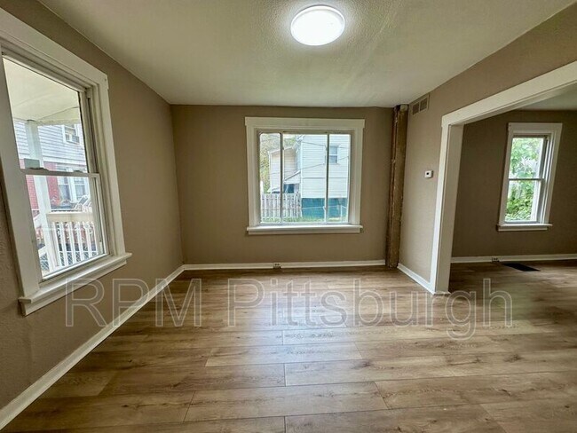 Foto del edificio - 102 Ivy St