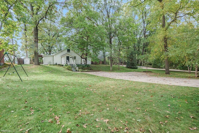 Building Photo - 1 br, 1 bath House - 8915 E Gull Lake Dr